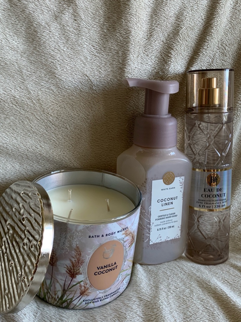 Bath & Body Works Coconut Linen Foaming Hand Soap - Soft Beige